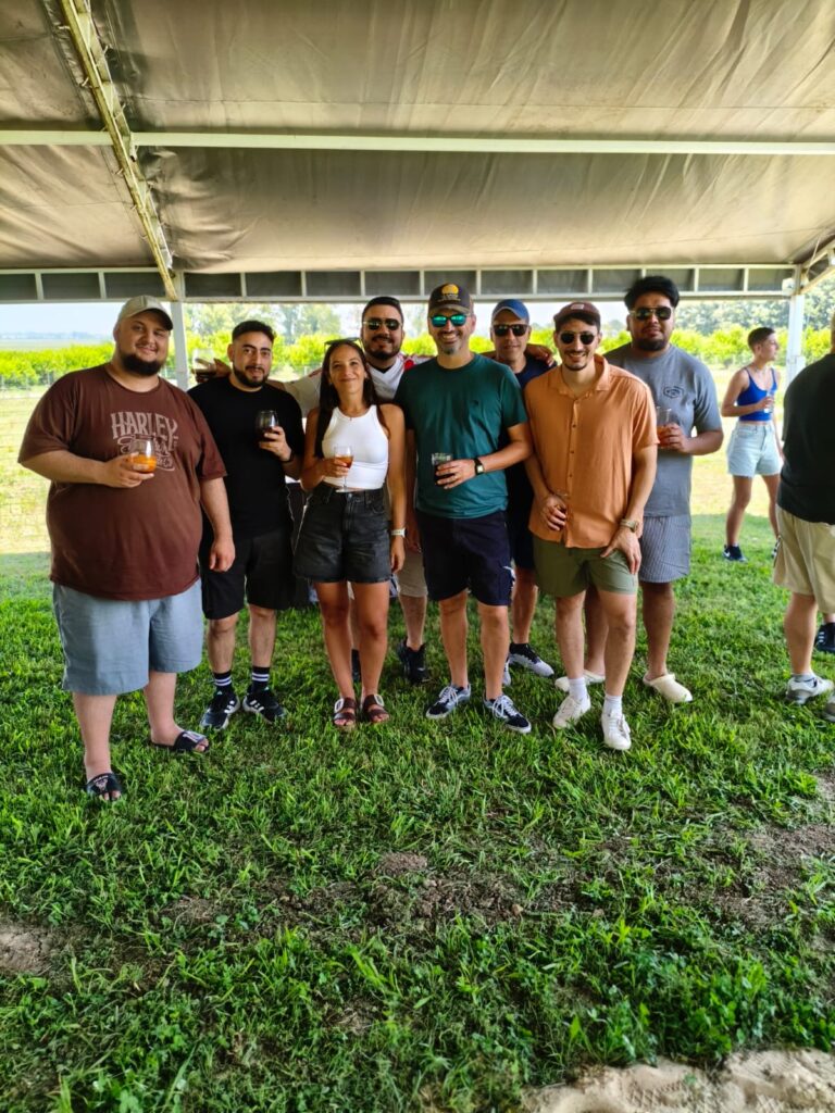 Equipo Valkimia compartiendo
